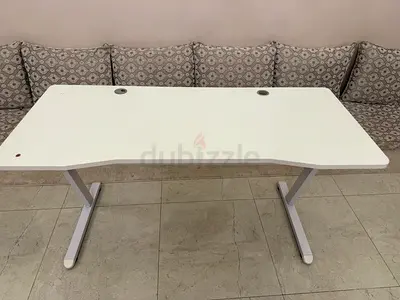 Gaming chair and table