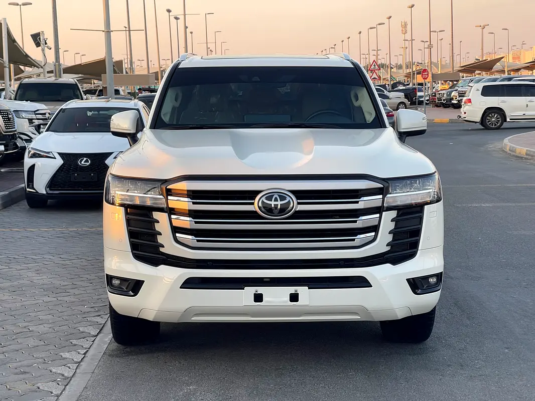 Toyota Land Cruiser 2024 — photo 1 of 20