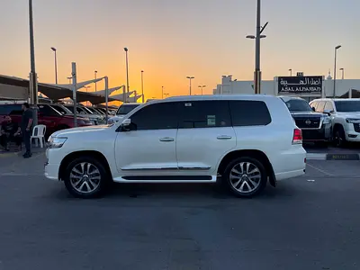 2019 Toyota LAND CRUISER 照片 3