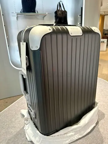 Rimowa Essential Cabin hybrid suitcase - Matte Black