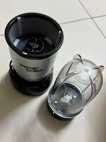 Portable smoothie blender