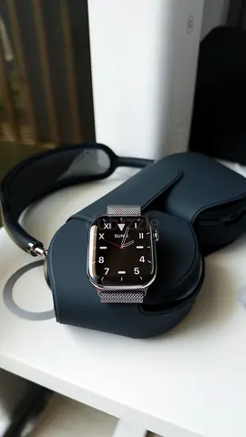 Apple Watch Series 10 46mm Natural Titanium Cellular + Milanese Loop – Like New
