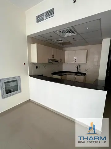 UNFURNISHED SOPHISTICATED ONE BEDROOM APARTMENT