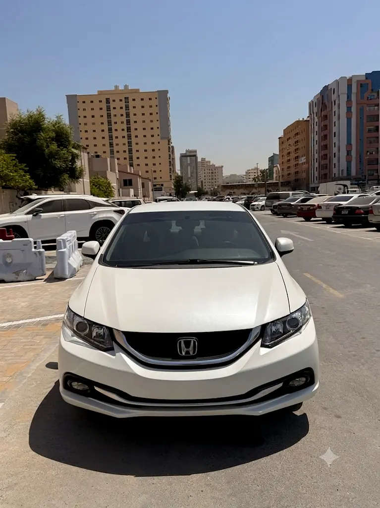 Honda Civic 2015 — photo 1 of 11
