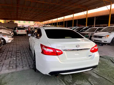 2017 Nissan ALTIMA — фото 11