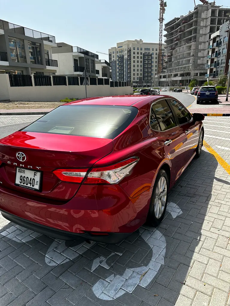 Toyota Camry 2018 — photo 1 of 13