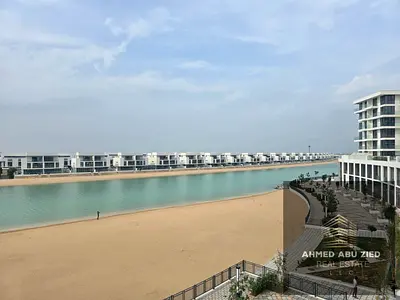 Master bedroom, large living room, American kitchen, 2 bathrooms, private beach, built-in wardrobes, balcony, sea view, private parking, tower entranc