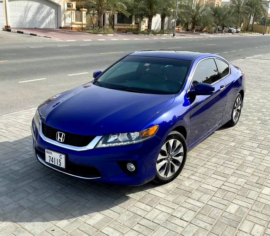 Honda Accord 2015 — photo 1 of 20
