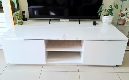 White low modern TV cabinet / entertainment unit - good condition