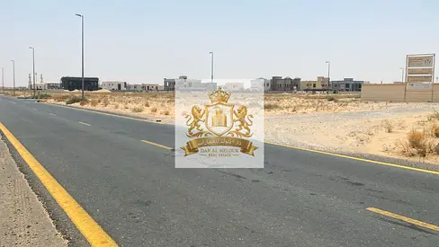 أرض سكني  3500 قدم في المطرق | تملك حر للعرب | ثاني قطعة من الشارع الرئيسي | بالقرب من مشروع مسار | 450 ألف فقط