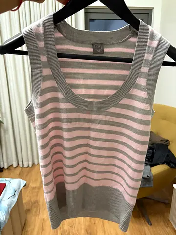 Lightweight sleeveless striped knit top, size M