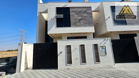 No registration fees. Spacious townhouse with super deluxe finishes in Al-Haliou 2 area, close to all services and main roads.