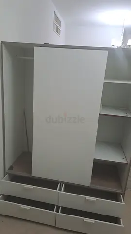 White sild 2-Door Wardrobe with 4 Drawers - Good Condition