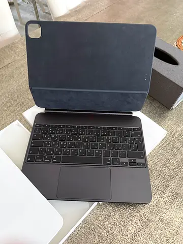 iPad Pro M4 / M5 13 inch Magic Keyboard (Arabic and English keyboard)