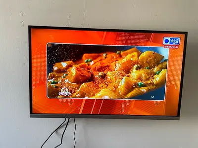 32 inch LED TV - With SG PRO set up box