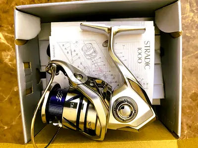 Rod+Reel+Leader+Lines (Stradic 1000HG+Rod+PE 0.6Line +Flurocarbon 100mtr (10lb test) Made in Japan