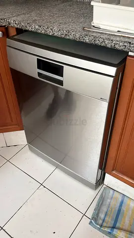 Dish washer