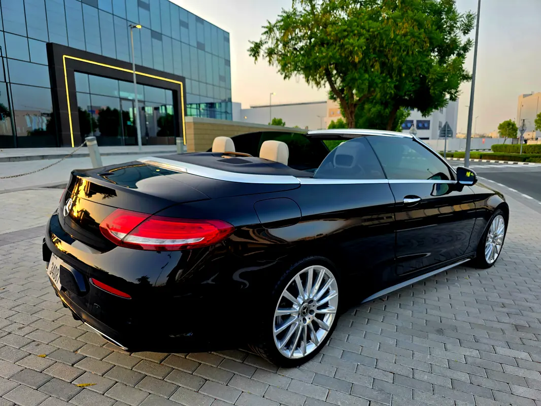 Mercedes-Benz C-Class 2018 — photo 1 of 20