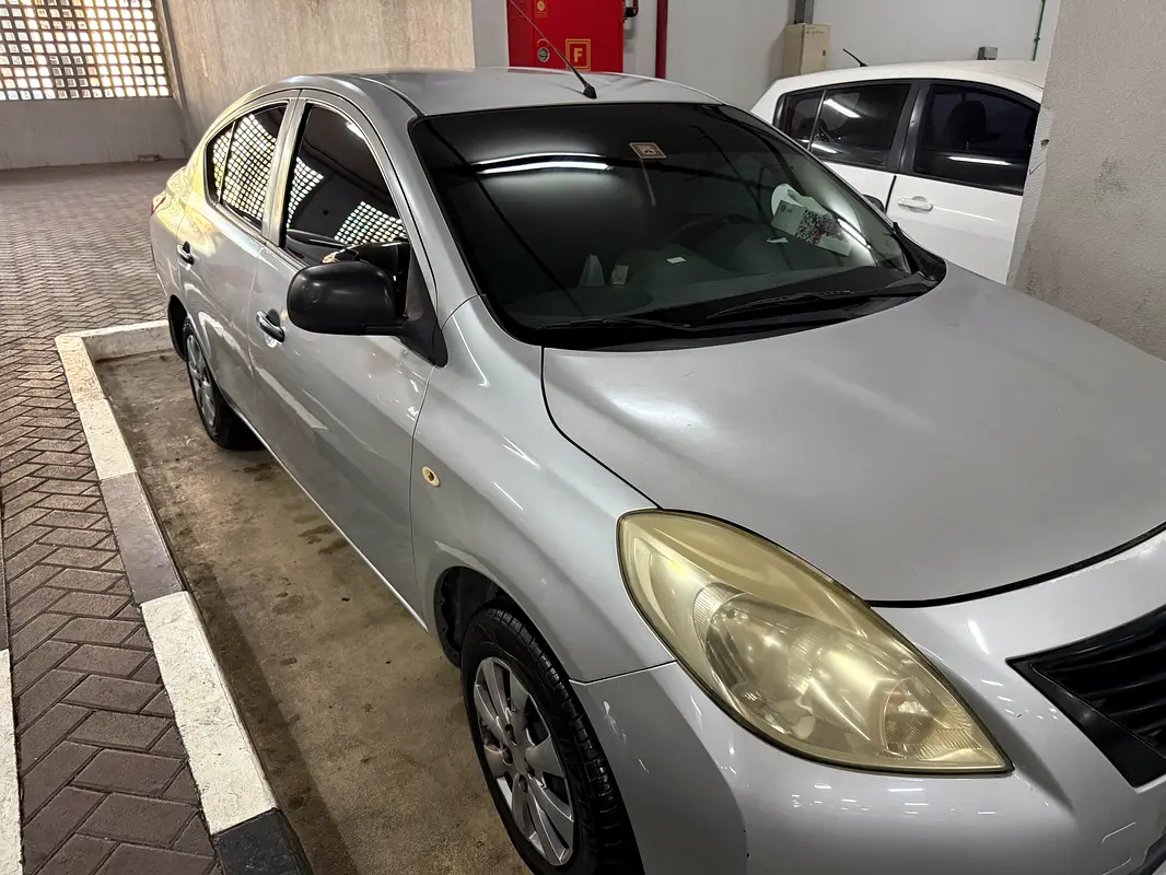 Nissan Sunny 2013 — photo 1 of 1