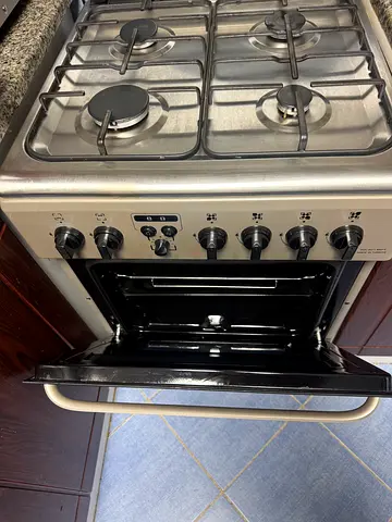 Super General 4 Burner Stainless Steel Gas Cooker with Oven - Good Working Condition
