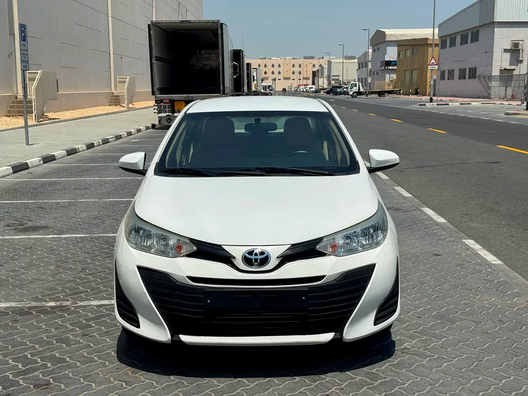 Toyota Yaris 2019 — photo 1 of 15
