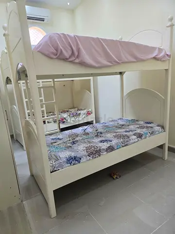Bunk bed with mattress