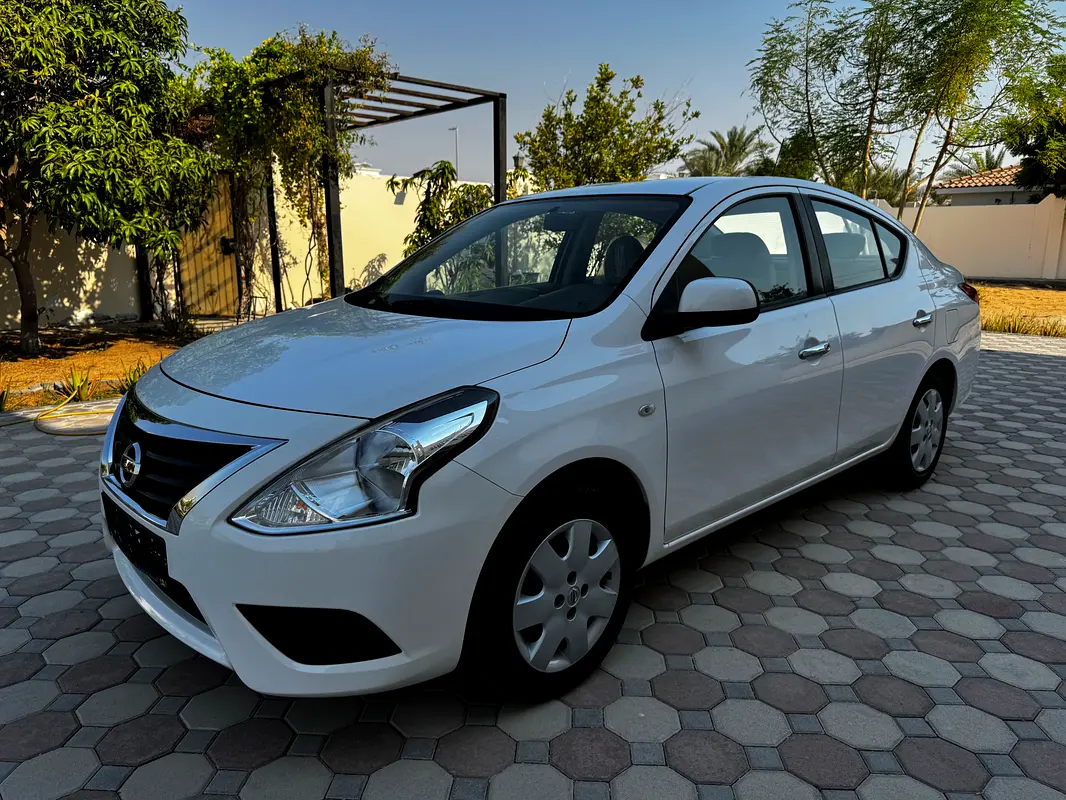 Nissan Sunny 2022 — photo 1 of 17