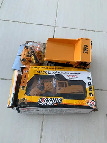 FOR FREE Digger Truck Construction Toy Set with Removable Dumper - Good Condition