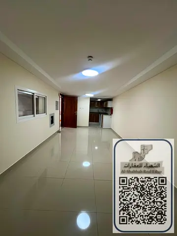 استوديو مطبخ منفصل مساحة كبيرة تاور جديد قريب على السوق الصيني على مخرج دبي والشارقة مباشر مساحة كبيرة