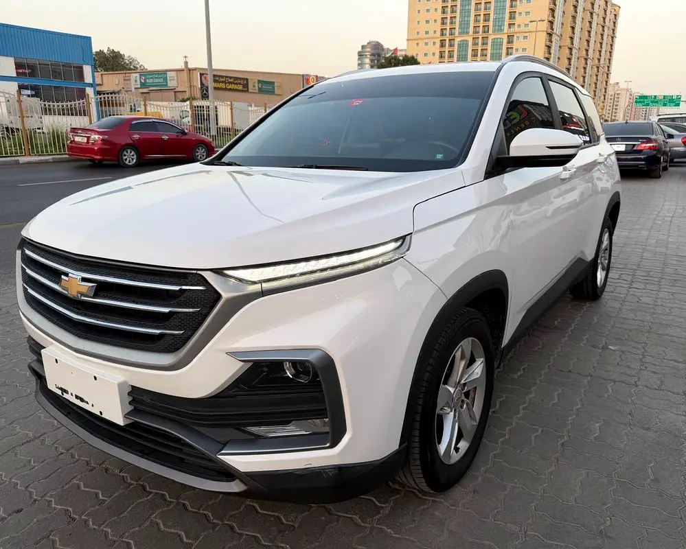 Chevrolet Captiva 2022 — photo 1 of 10