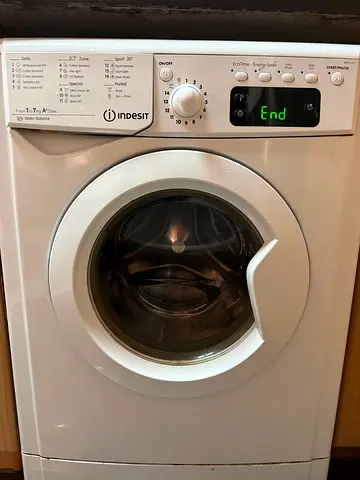 Indesit Front Load Washing Machine - 7kg, Good Working Condition