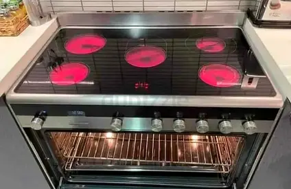 Siemens iQ500 stove ceramic electric top 5 hobs 90by60 cm size
Oven baking grill and fan
Excellen