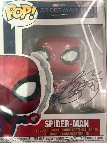 Autographed Spider-Man funk pop signed by  kakashi,nami and the flash REAL