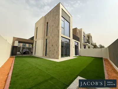 Vacant | Spacious Layout | 4 bed + maid