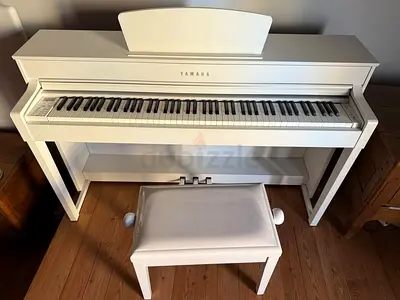 Yamaha CLP 535 White Ash