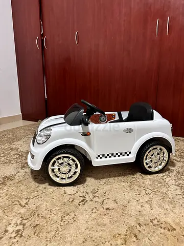 White Electric Ride On Car for Kids with remote
