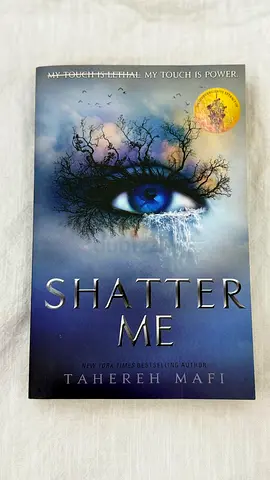 Shatter Me by Tahereh Mafi – Good Condition