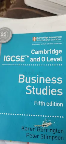 Cambridge IGCSE Business Studies Fifth Edition (Karen Borrington Peter Stimpson)