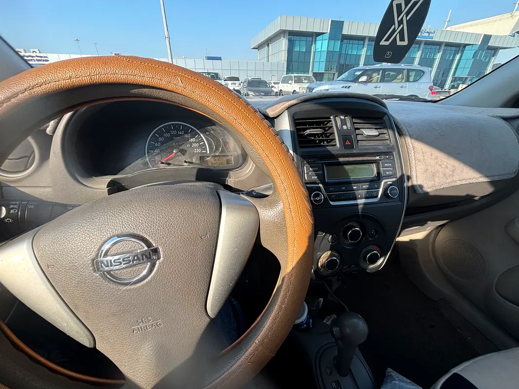 Nissan Sunny 2018 — photo 1 of 6
