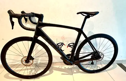 Trek domane-SL-06-Fu Carbon Road Bike-Shimano-105-12 speed di2- disc brake carbon wheels