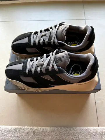 New Balance mens sneakers, black/grey, lightly used (10 US)