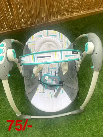 Graco baby swing/rocker - gently used, works well