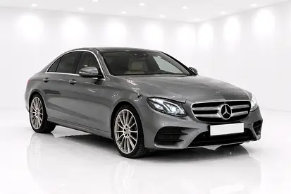 Mercedes-Benz E300 AMG ORIGINAL PAINT | GCC Specs | Low Mileage