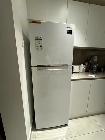 Samsung Top Freezer Refrigerator 322L - White, Good Condition (RT42K5010WW)