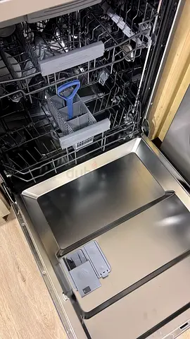 Built-in Stainless Steel Dishwasher - As new