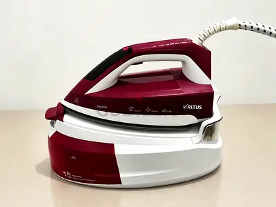 Altus 2600W Steam Generator Iron