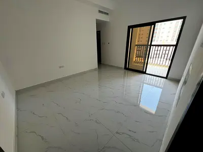 شقة غرفة وصالة للإيجار السنوي في كورنيش عجمان | أول ساكن وإطلالة ممتازة