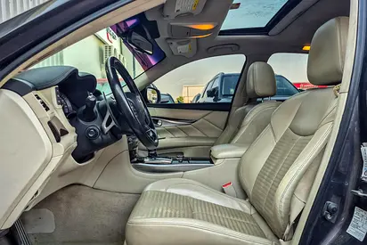 2016 Infiniti Q70 — фото 11