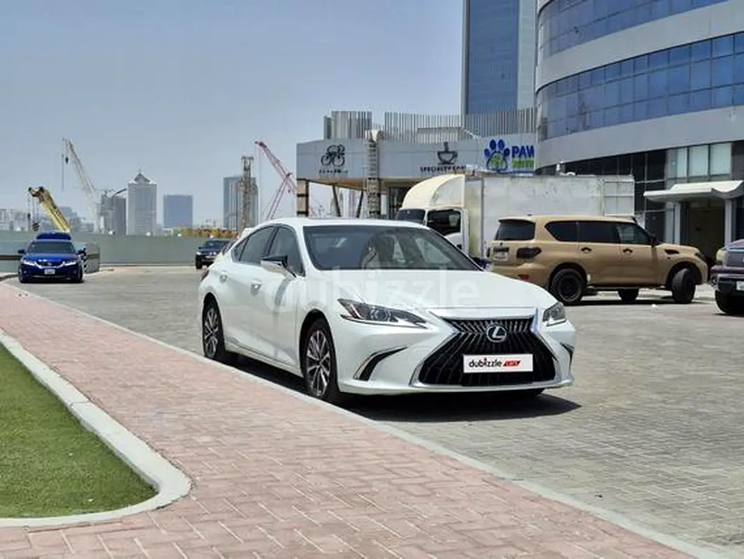 Lexus ES-Series 2023 — photo 1 of 16