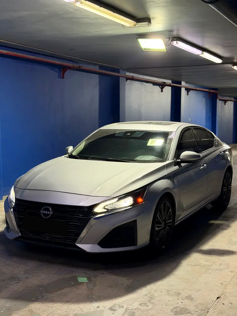 Nissan Altima 2024 — photo 1 of 7